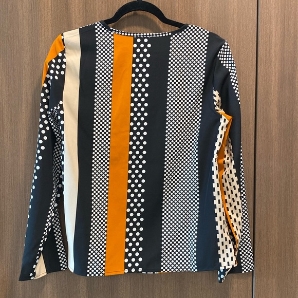 NWOT SHEIN Multicolored Geo Print Notched Neckline Blousr - Picture 9 of 13